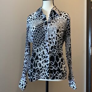 Laura Size M pleated top used very good condition